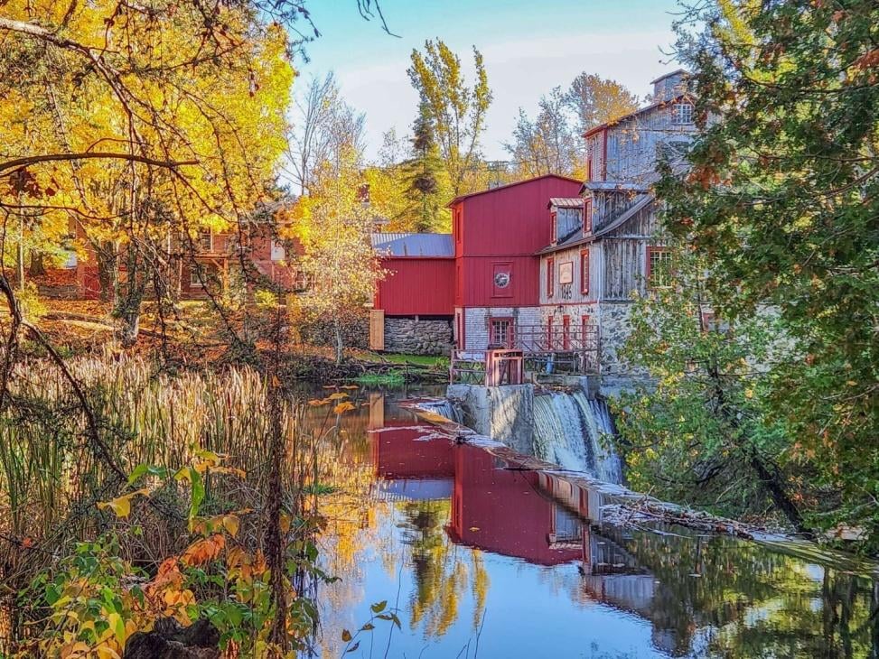 Le fameux Moulin La Pierre est à vendre!