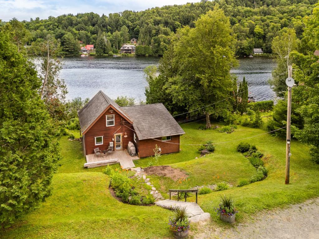 Chalet champêtre situé dans un havre relaxant au cœur des Laurentides