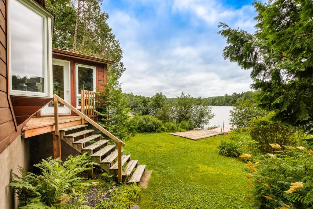 Chalet champêtre situé dans un havre relaxant au cœur des Laurentides