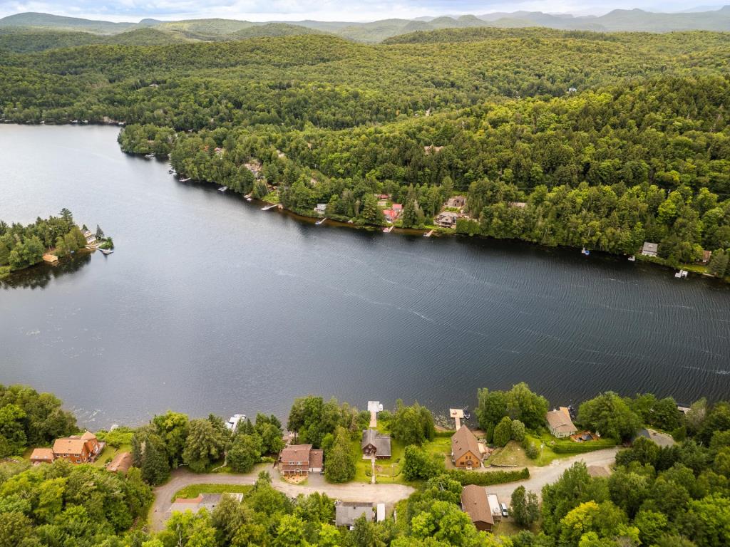 Chalet champêtre situé dans un havre relaxant au cœur des Laurentides