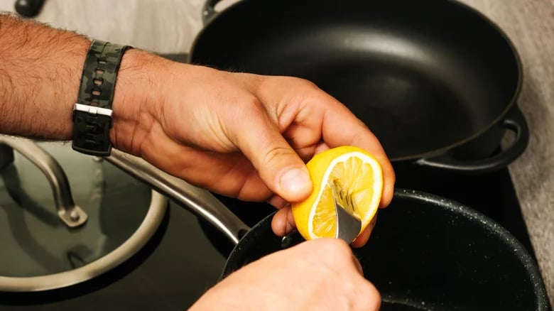 5 erreurs courantes qui peuvent endommager vos poêles en fonte