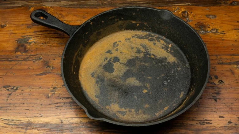 5 erreurs courantes qui peuvent endommager vos poêles en fonte