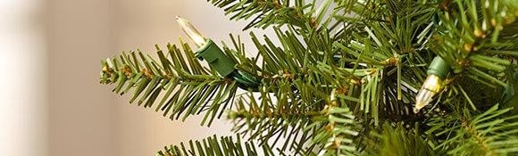 Voici quelques conseils pratiques pour choisir un arbre de Noël synthétique qui correspondra à vos attentes et à votre décor