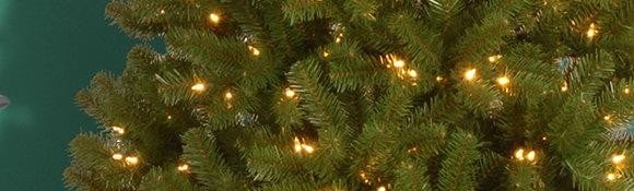 Voici quelques conseils pratiques pour choisir un arbre de Noël synthétique qui correspondra à vos attentes et à votre décor