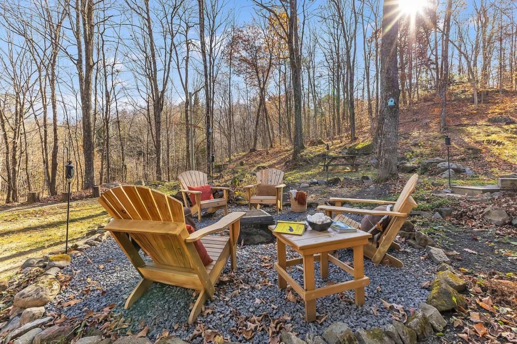 Vivez en harmonie avec la nature dans cette paisible oasis de 156 296 pi²