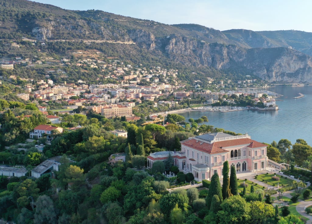 Découvrez le palais rose le plus populaire d’Europe