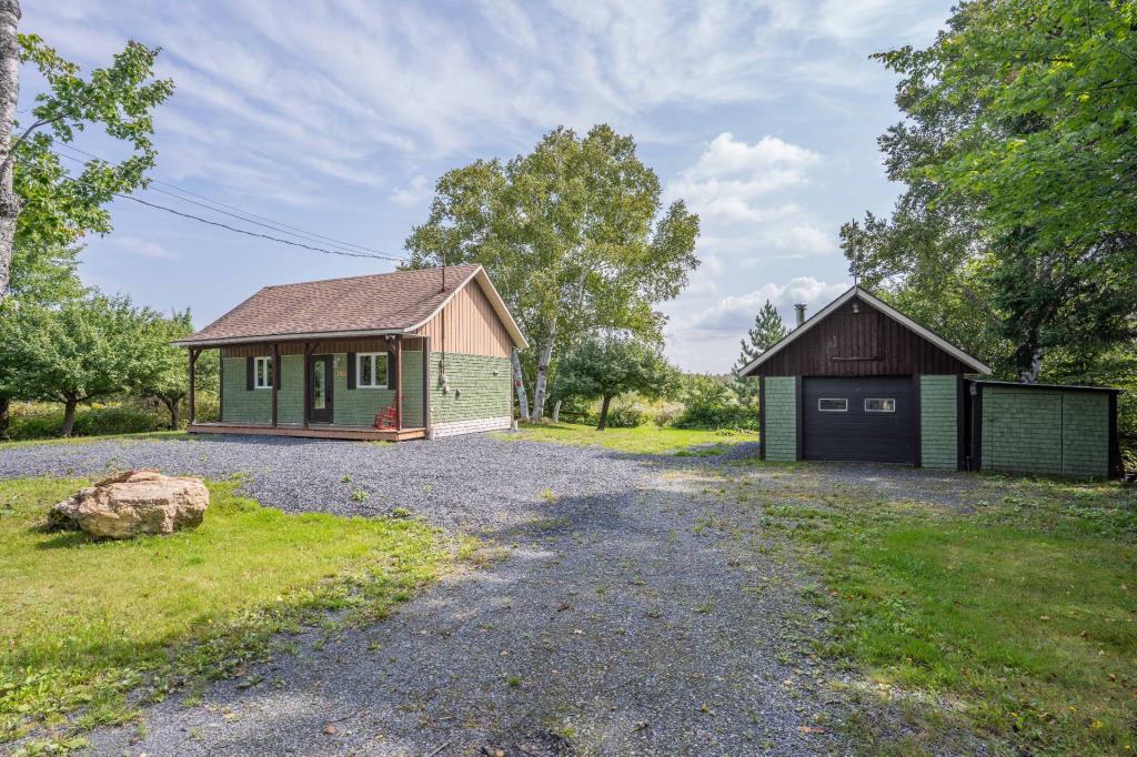 Charmante petite maison de campagne à 105 000 $