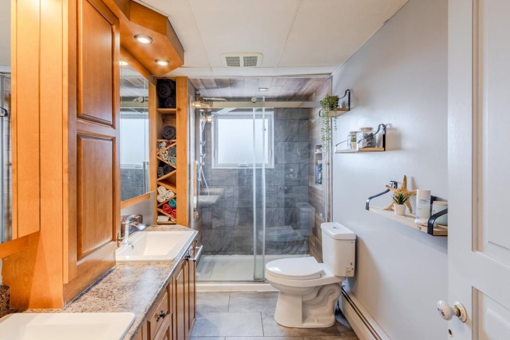 Venez découvrir les autres pièces de cette charmante maison de 399 000 $