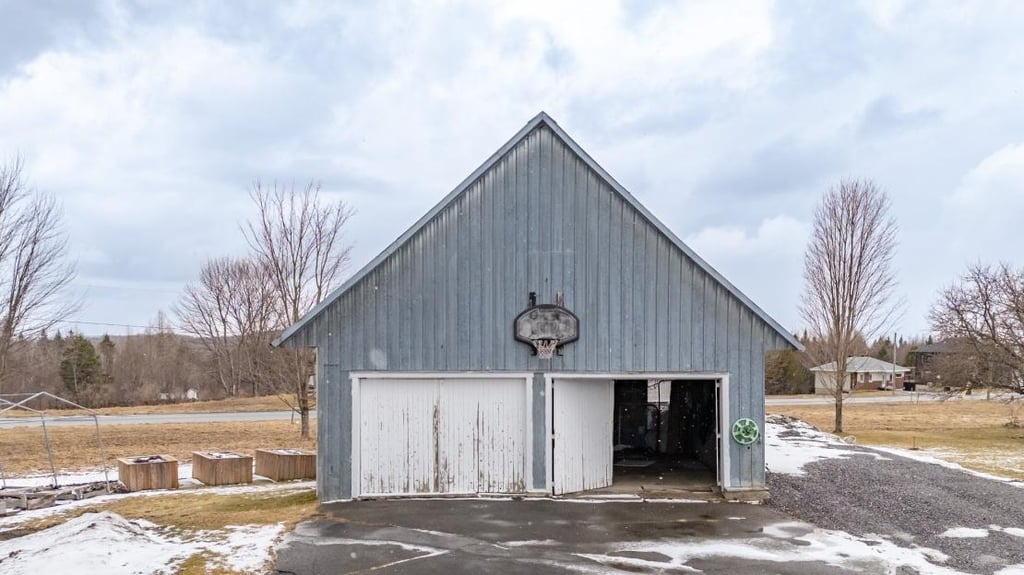 Venez découvrir les autres pièces de cette charmante maison de 399 000 $