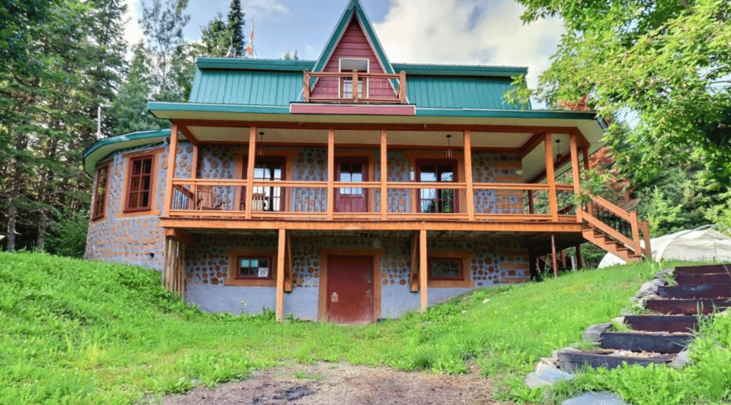 Fermette pleine de cachet sur 15 acres de forêt