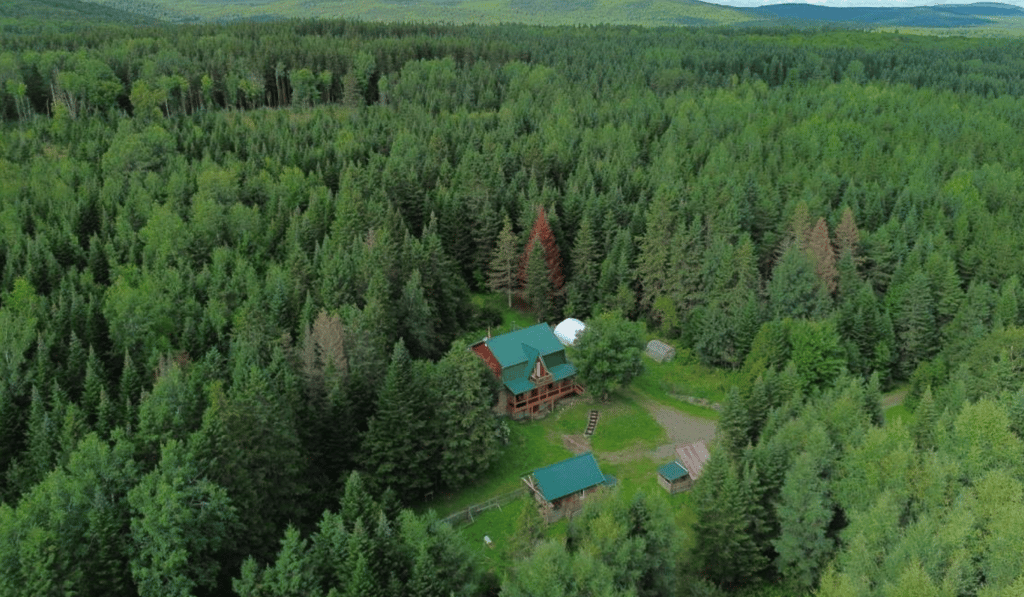 Fermette pleine de cachet sur 15 acres de forêt