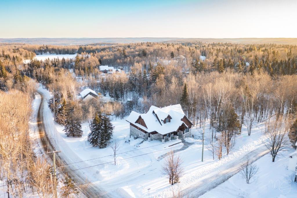 Luxueuse demeure en symbiose avec son environnement naturel