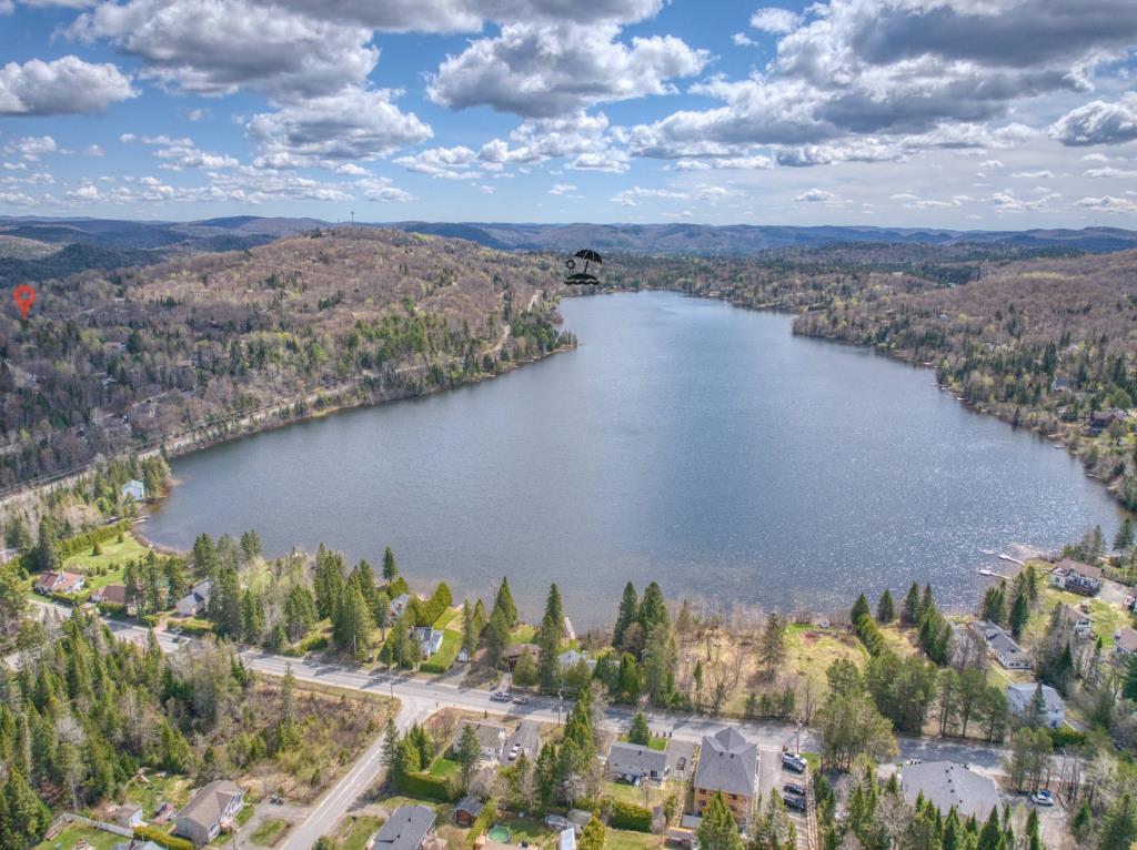 Charmant bijou au cachet très recherché à distance de marche d'un lac