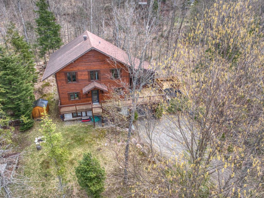 Charmant bijou au cachet très recherché à distance de marche d'un lac