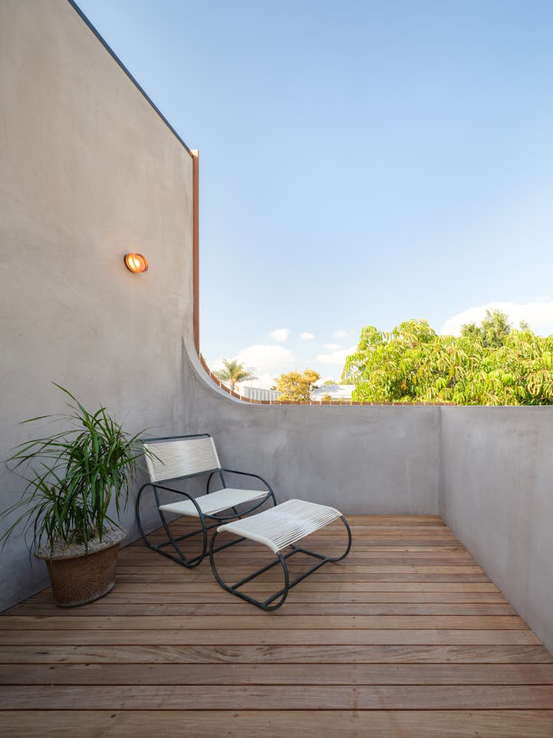 Découvrez l'incroyable transformation de ce garage en une spectaculaire petite maison moderne