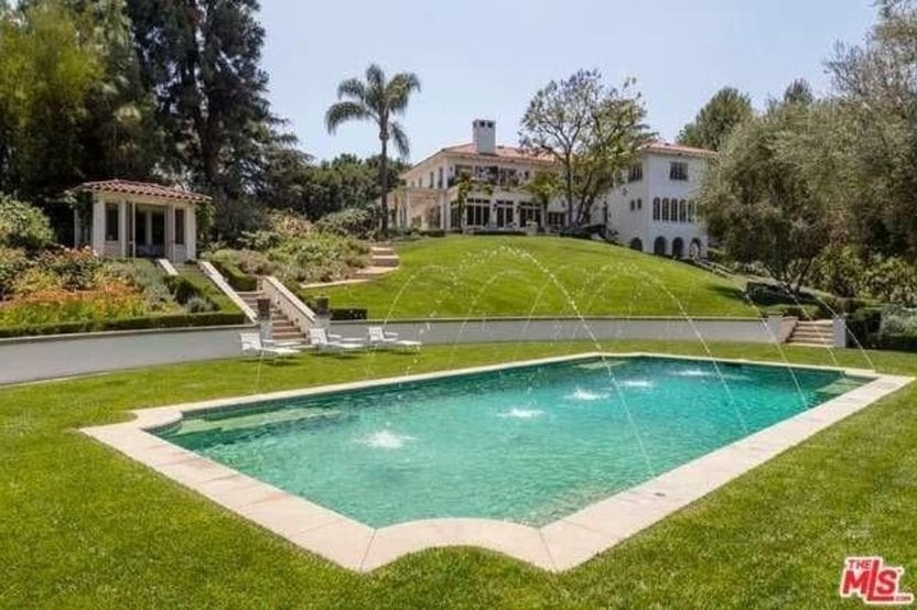 Angelina Jolie ouvre sa maison de 37 millions de dollars à Los Angeles à ses amis évacués en raison des incendies