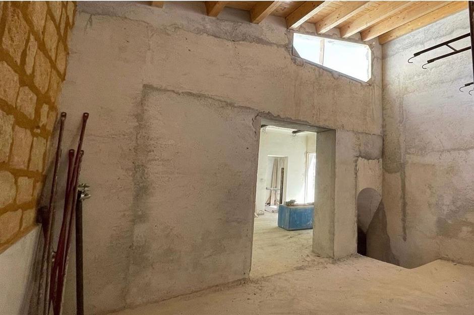 L'incroyable transformation d'une maison délabrée d'Italie en une escapade européenne de rêve