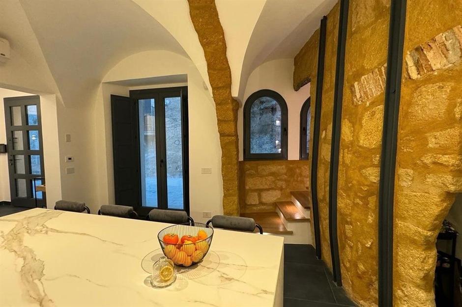 L'incroyable transformation d'une maison délabrée d'Italie en une escapade européenne de rêve