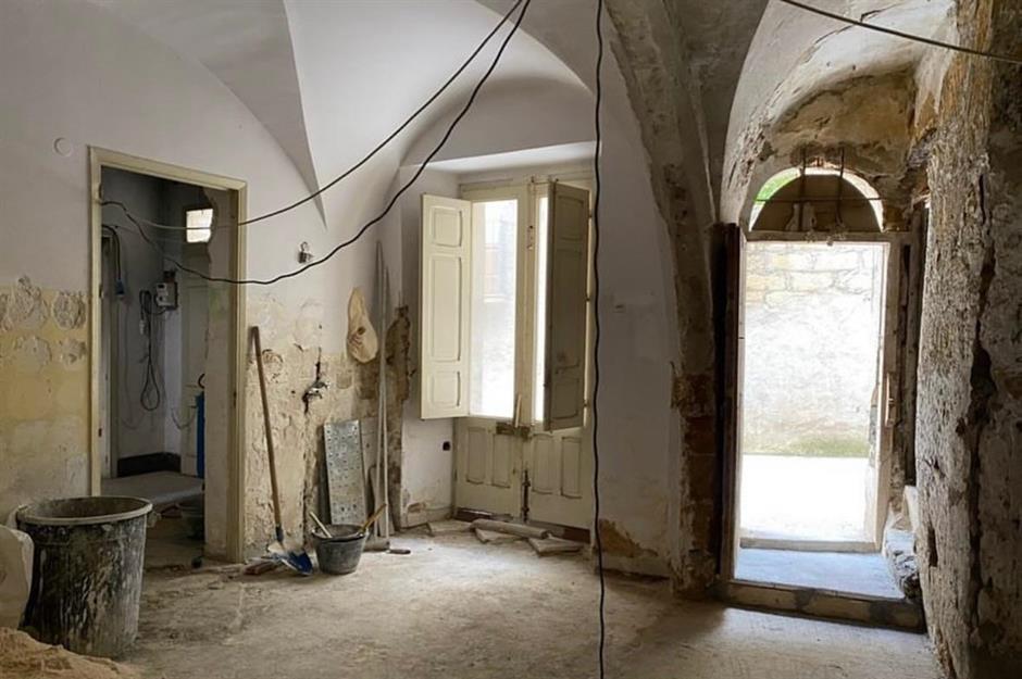 L'incroyable transformation d'une maison délabrée d'Italie en une escapade européenne de rêve