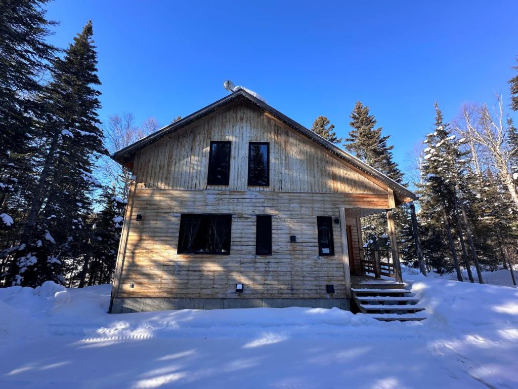 Prix réduit pour ce superbe refuge rustique au cœur de la forêt