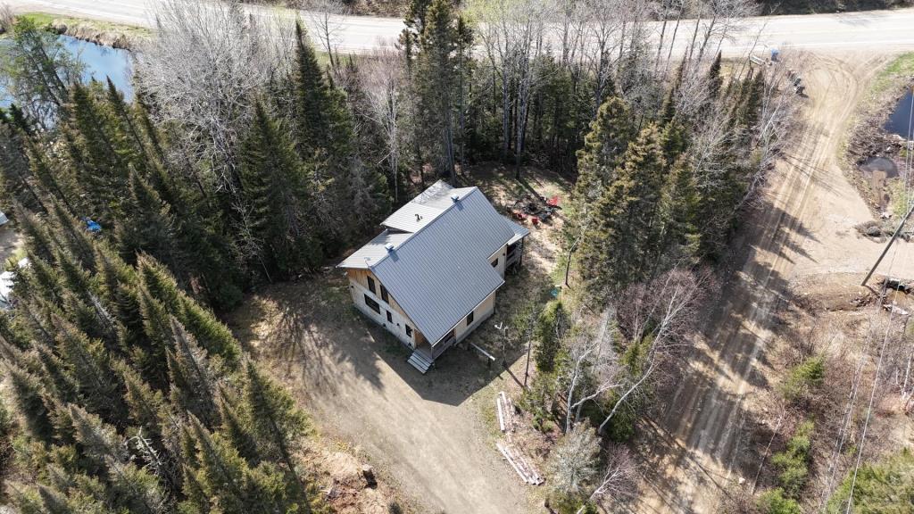 Prix réduit pour ce superbe refuge rustique au cœur de la forêt