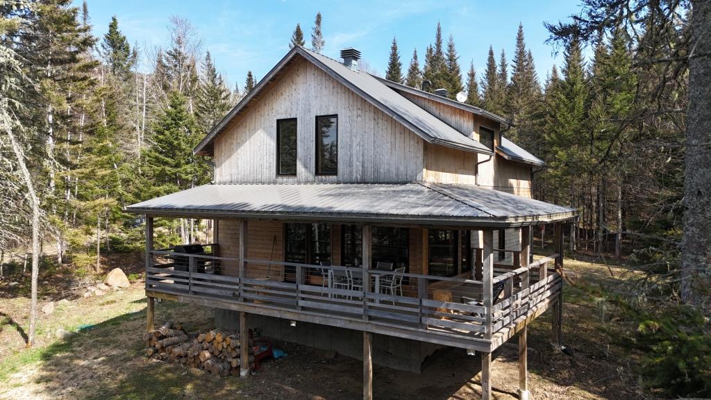 Prix réduit pour ce superbe refuge rustique au cœur de la forêt