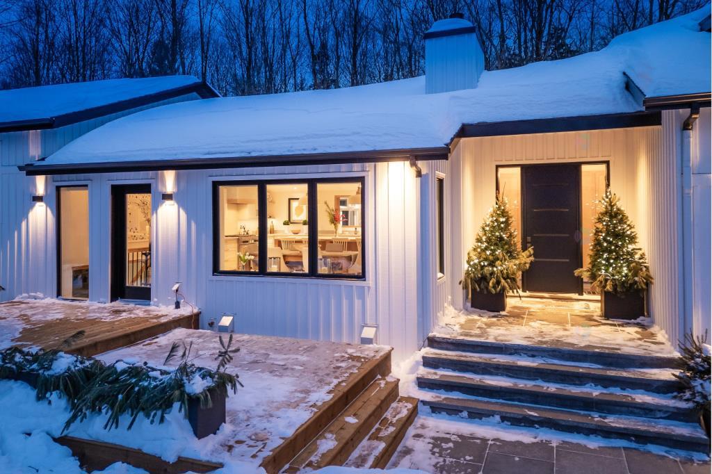 Vaste terrain, design somptueux: une demeure rénovée prête à accueillir vos rêves