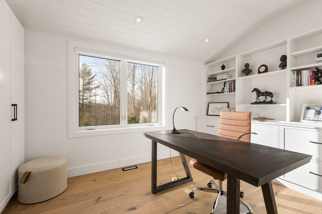 Vaste terrain, design somptueux: une demeure rénovée prête à accueillir vos rêves