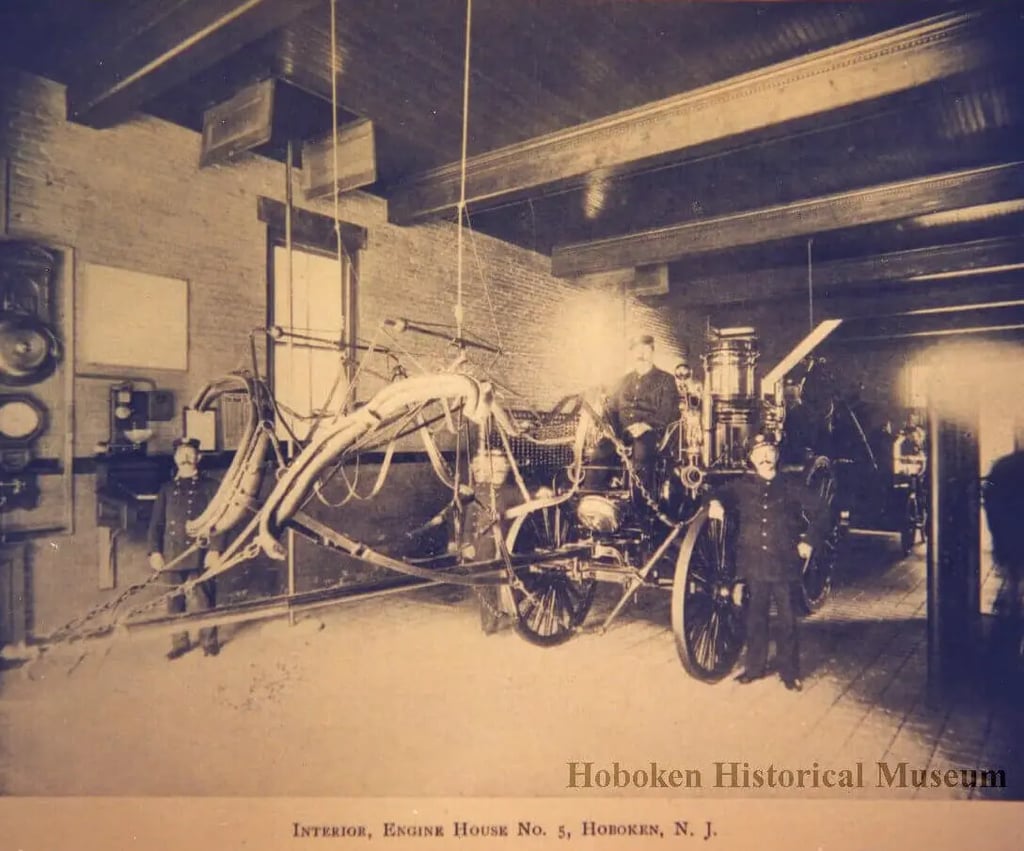 Superbe transformation d’une ancienne caserne de pompiers 