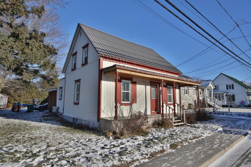 Cottage au cachet irrésistible à vendre pour 329 000 $