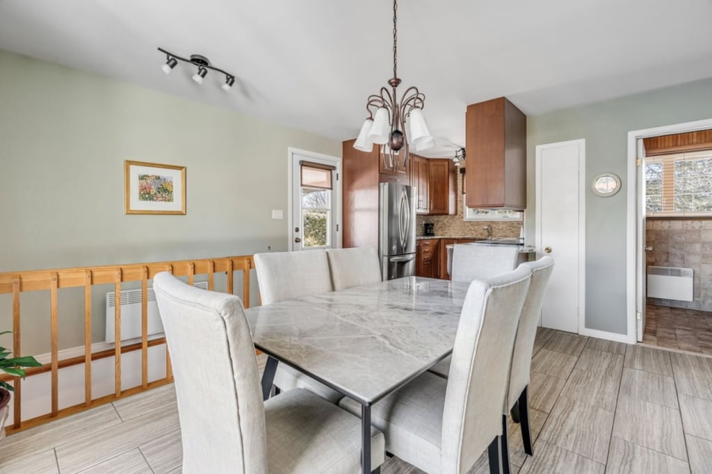 Charmant bungalow de 399 000 $ nouvellement sur le marché