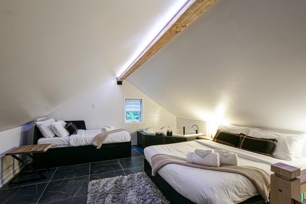 Prix revu à la baisse pour ce refuge rénové avec goût et vendu meublé