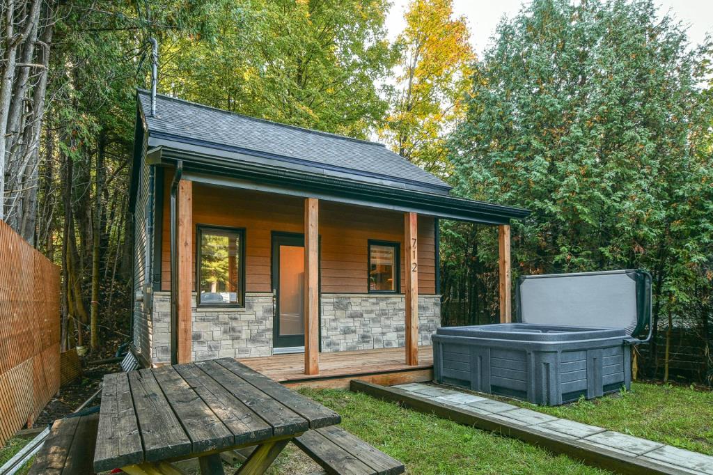 Prix revu à la baisse pour ce refuge rénové avec goût et vendu meublé