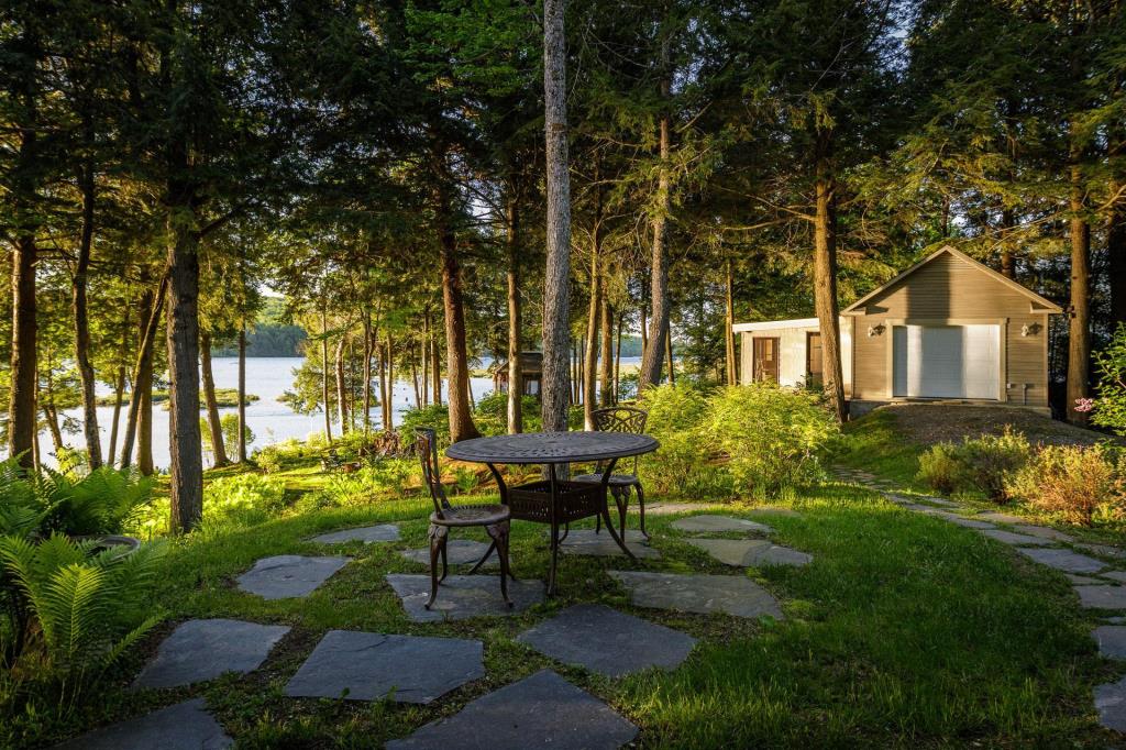 Splendide cottage au charme champêtre situé sur une presqu'île
