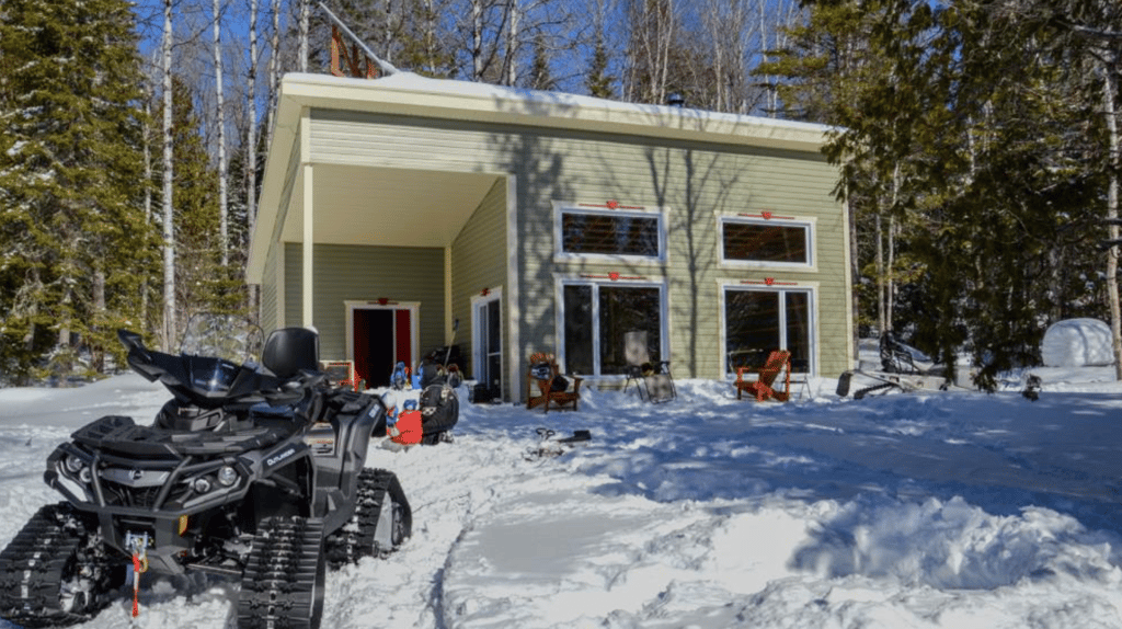 Chalet 4 saisons entièrement autonome à prix alléchant