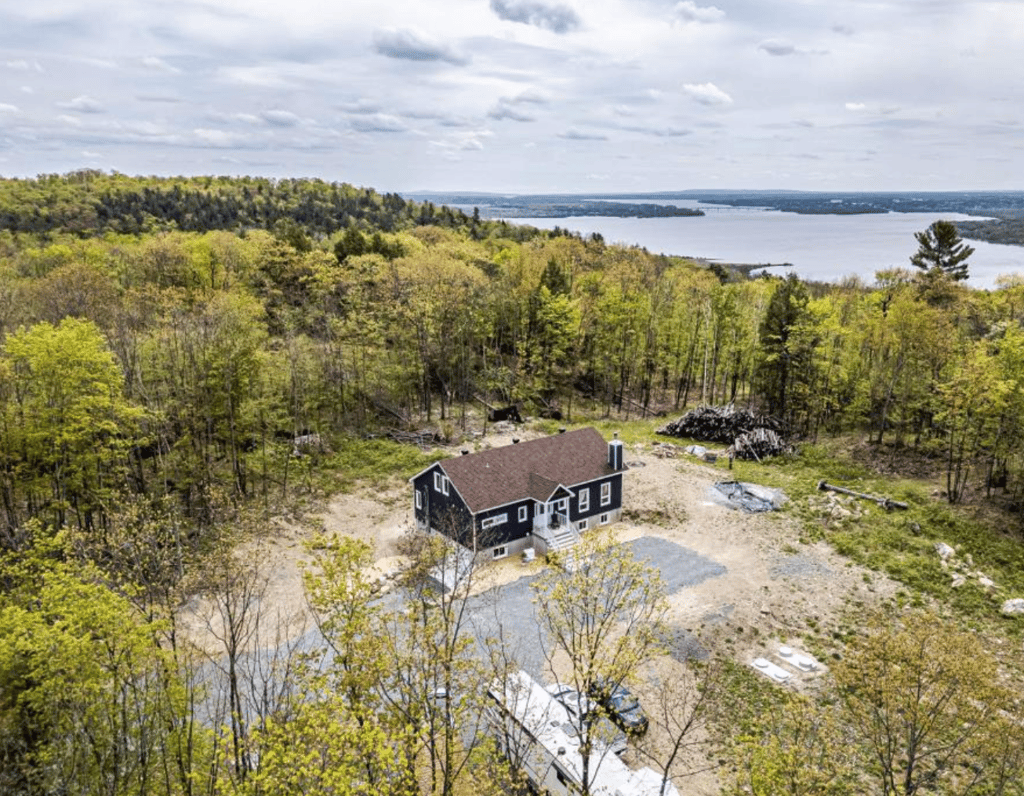 Ravissante résidence moderne en montagne avec vue sur la rivière