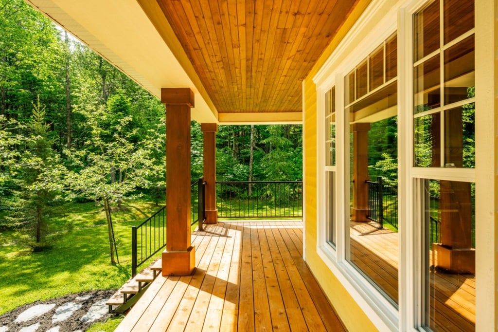 Nouvelle sur le marché! Charmant cottage situé dans un domaine exclusif où le raffinement et la nature se côtoient harmonieusement