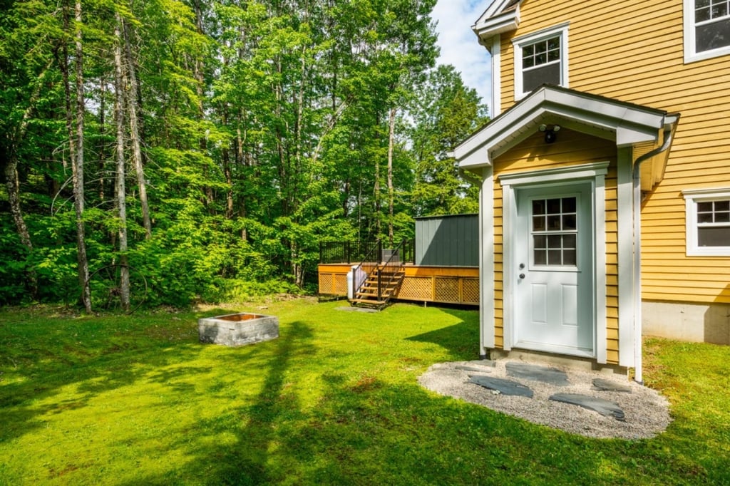 Nouvelle sur le marché! Charmant cottage situé dans un domaine exclusif où le raffinement et la nature se côtoient harmonieusement