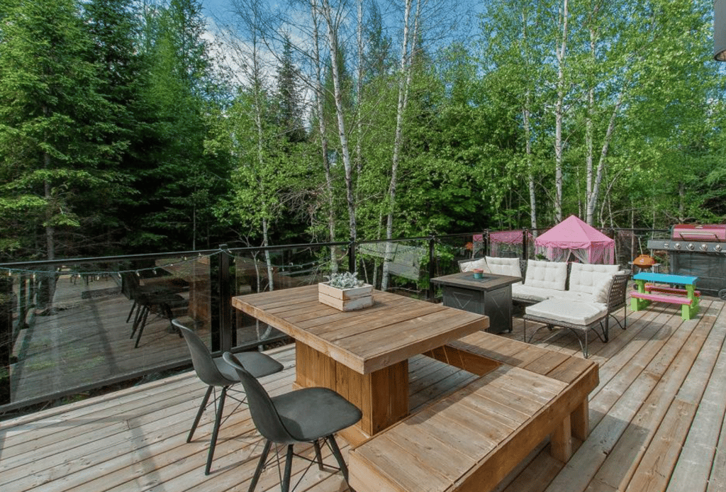 Époustouflant chalet moderne pour les amateurs de construction récente 