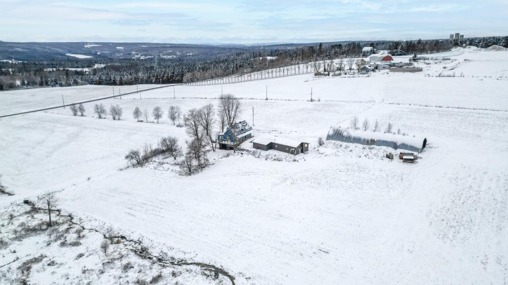 Irrésistible centenaire dans un magnifique coin de campagne