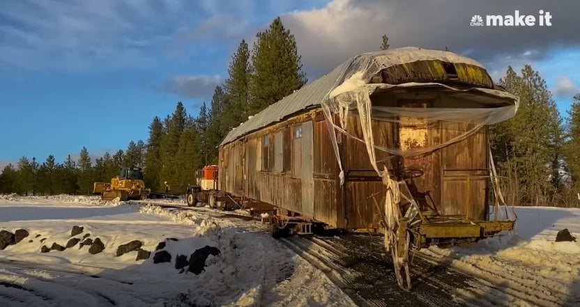 Une famille achète un vieux wagon de train de 115 ans et le transforme en une location Airbnb unique