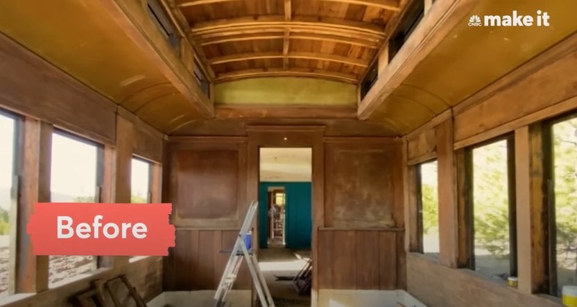 Une famille achète un vieux wagon de train de 115 ans et le transforme en une location Airbnb unique