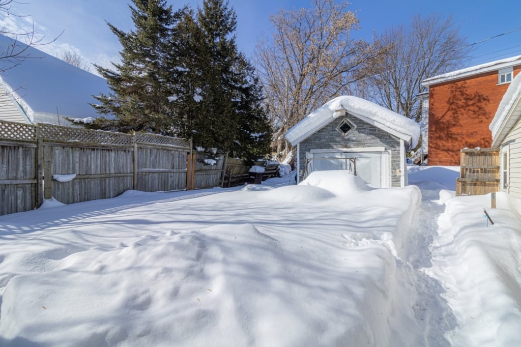 Jetez un coup d’œil à cette coquette maison de 249 000 $ nouvellement sur le marché