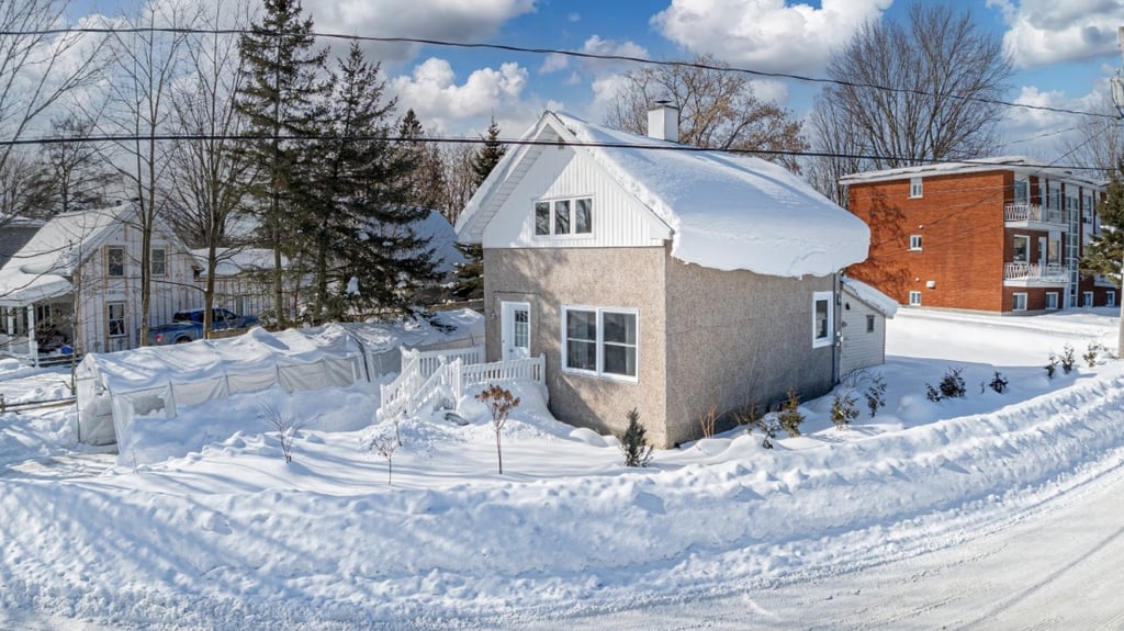 Jetez un coup d’œil à cette coquette maison de 249 000 $ nouvellement sur le marché