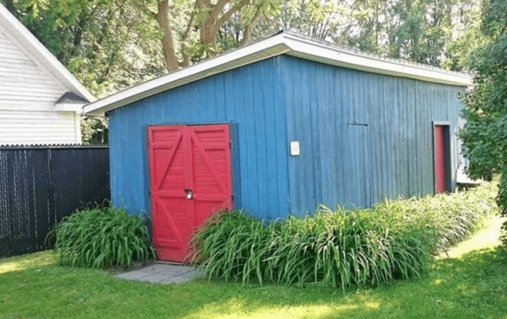 Belle maison d'autrefois qui a conservé tout son cachet et près de tous les services