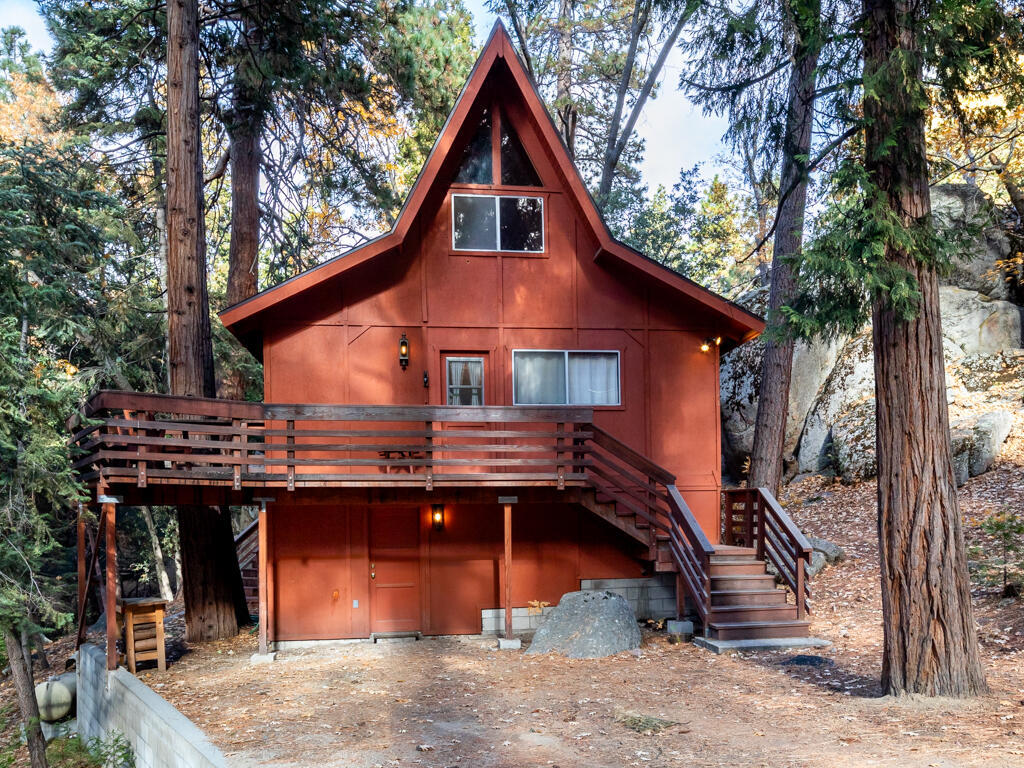 Retour aux années 70 dans ce chalet au cachet unique