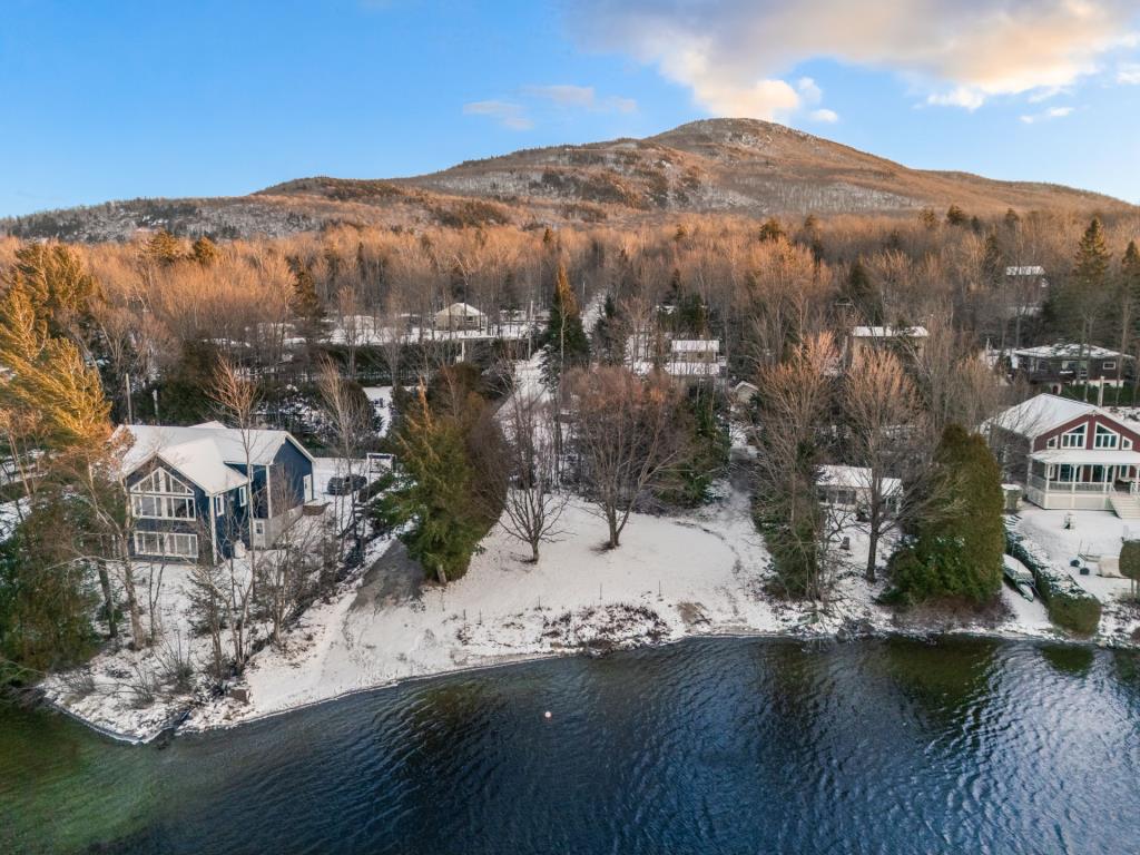 Bijou de design unique dans un environnement paradisiaque à 2 pas d'un lac