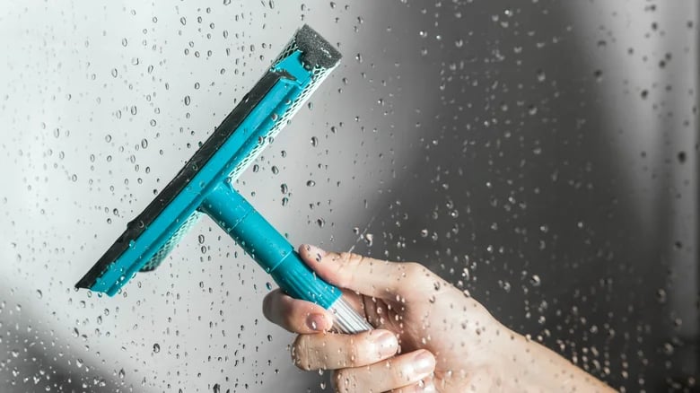 Cela pourrait causer de sérieux dommages à vos portes de douche