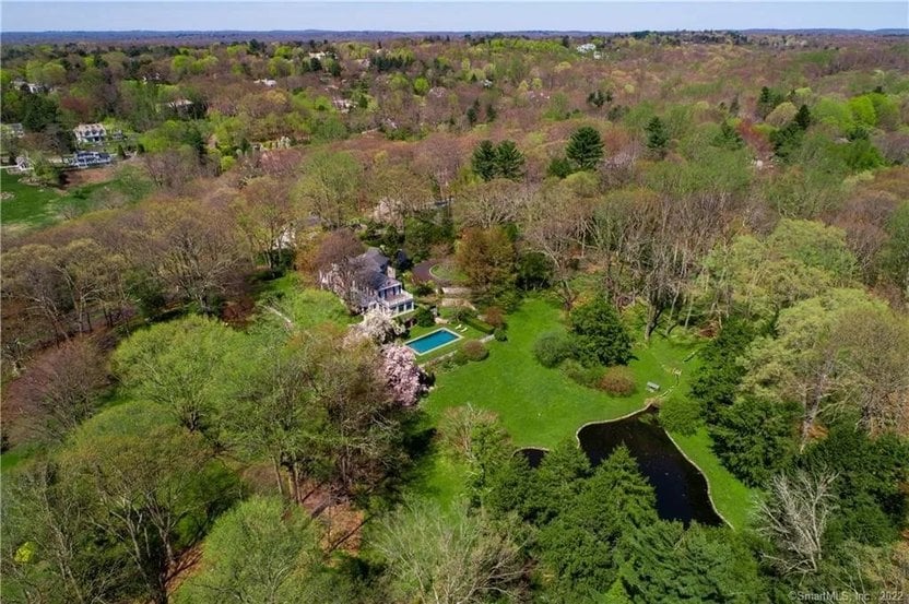 Richard Gere met en vente son impressionnante maison du Connecticut pour aller vivre en Espagne.