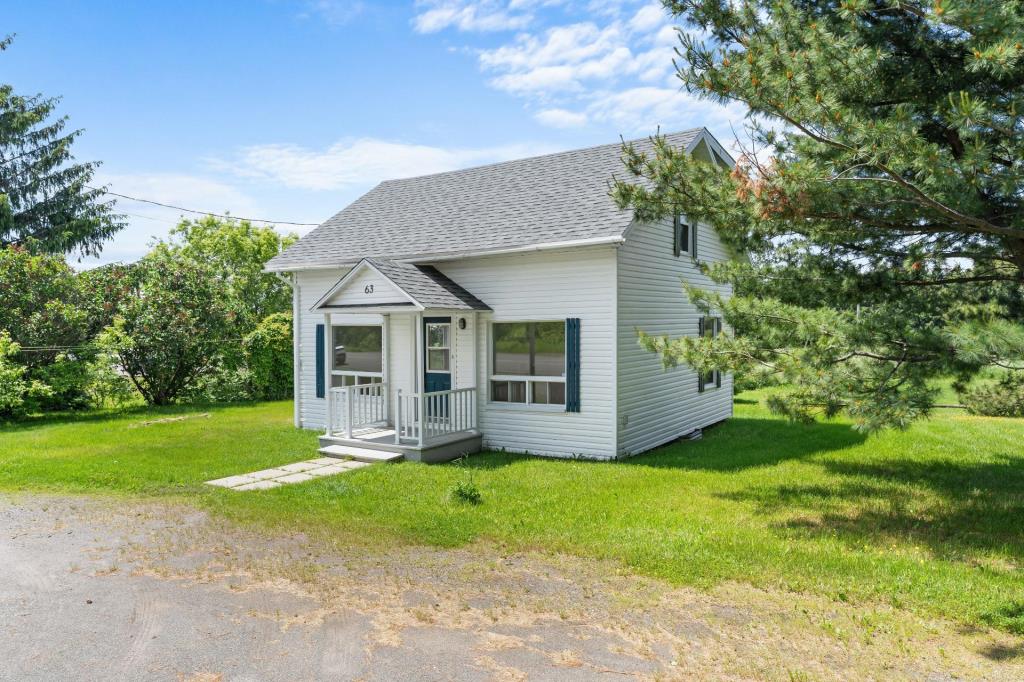 Un bijou à 149 900 $! Coquette maisonnette avec vue sur le fleuve 